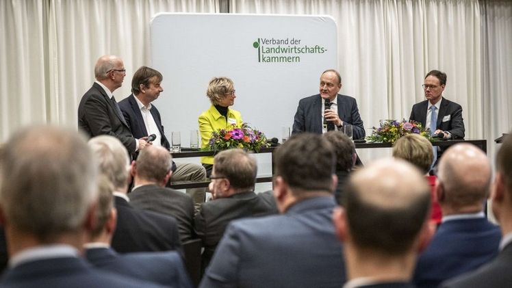 Gerhard Schwetje (VLK), Hubertus Paetow (DLG), Eva Kähler-Theuerkauf (ZVG), Joachim Rukwied (DBV), Jörg Migende (DRV). Bild: Timo Jaworr.
