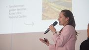 Elena Terekhova, Managerin für internationale Beziehungen bei der AIPH, stellte im Rahmen der Veranstaltung „JLAU Landscape Network 2026“ in Yokohama Beispiele für „Green City“-Projekte vor. Bild: AIPH.
