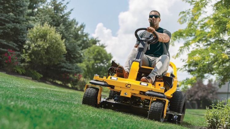 Zero-Turn Technologie mit Lenkradsteuerung und Vierradlenkung. Bild: Cub Cadet.