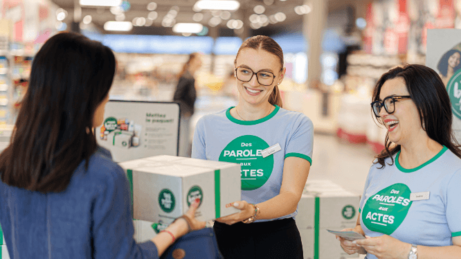 Mit vielen guten Taten gemeinsam ein Zeichen setzen. Bild: Coop.