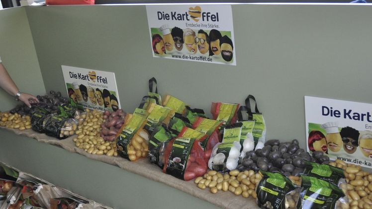 Die deutschen Kartoffelhändler empfehlen, Kartoffeln nicht in großen Mengen zu hamstern, sondern diese frisch und bedarfsgerecht einzukaufen. Bild: Kartoffel-Marketing GmbH.