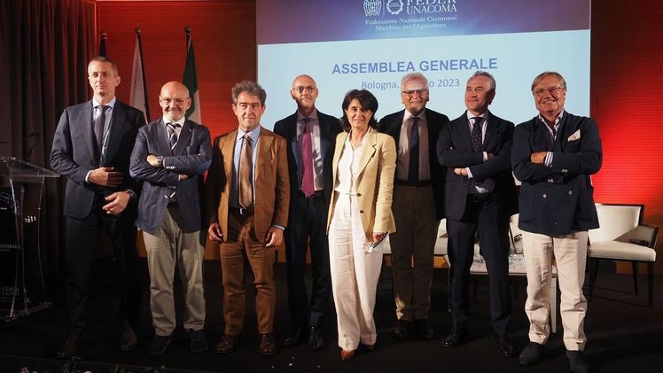 Das neue Präsidium von FederUnacoma. Bild: FederUnacoma.