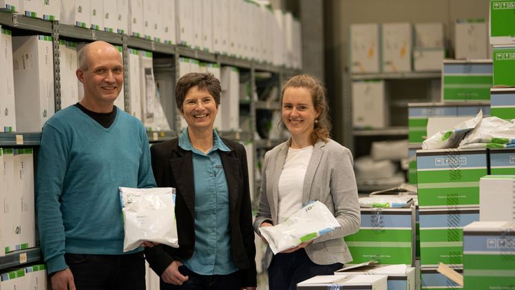 Markus Saphörster, Geschäftsführer von Bejo Samen in Sonsbeck, im Austausch mit Dr. Anke Schirocki und Kathrin Poetschki von Agrobusiness Niederrhein. Bild: Agrobusiness Niederrhein e.V.