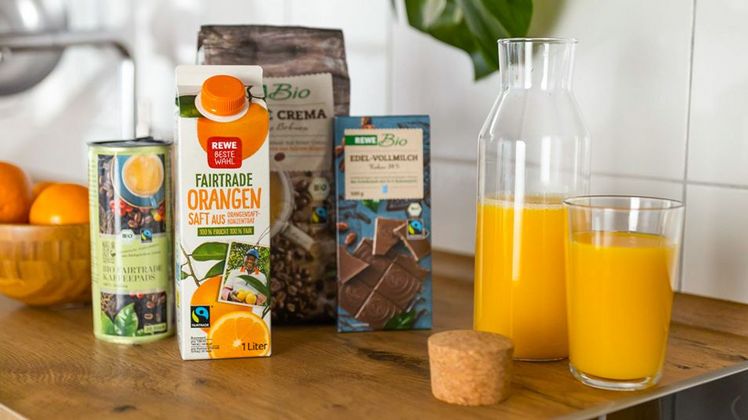 Seit 2018 setzt die REWE Group in Kooperation mit Fairtrade zudem ein Projekt auf ausgewählten Orangenplantagen von Kleinbauern im so genannten brasilianischen Zitrusgürtel um. Bild: REWE.
