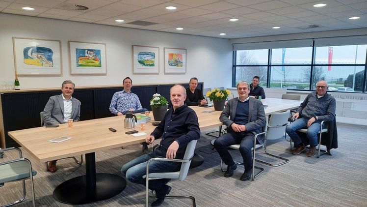 von links nach rechts: Bart Sneek, Marc Rost, Nico Reijm, Ben van der Heide, Arthur Koekkoek, Marco Braam, Gerard Peek. Bild: HilverdaFlorist. von links nach rechts: Bart Sneek, Marc Rost, Nico Reijm, Ben van der Heide, Arthur Koekkoek, Marco Braam, Gerard Peek. Bild: HilverdaFlorist.