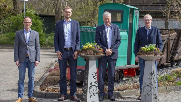 Der neue Floragard Aufsichtsrat: Olaf Meiners, Christian Strenge, Aufsichtsratsvorsitzender Ewald Drebing und Thomas gr. Holthaus (von links nach rechts). Bild: Floragard.