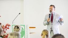 Bei der Mitgliederversammlung zog ZVG-Generalsekretär Bertram Fleischer Bilanz der Verbandsarbeit und verwies auf die Vielzahl an Themen. Foto: ZVG/ Rafalzyk.