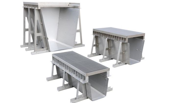 Der „FerroMax“ist eine Wassersammelrinne, die dank ihres Fassungsvermögens selbst erhebliche Volumen sicher zwischenspeichert und verzögert wieder an die Kanalisation freigibt. Bild: Richard Brink.