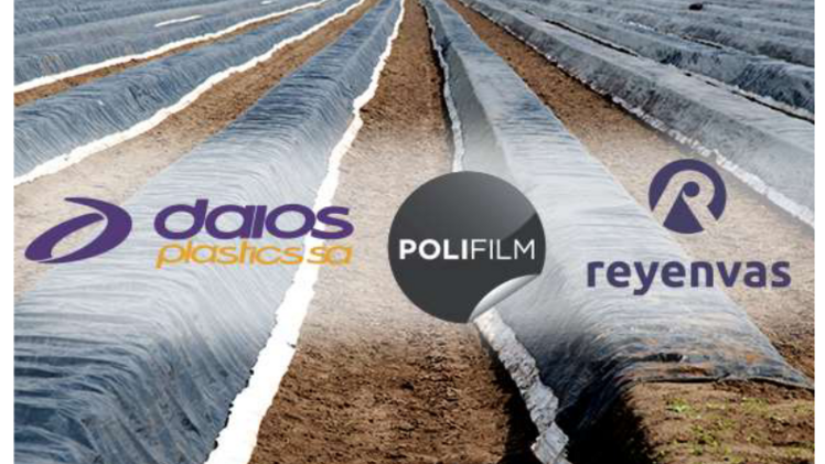 Spargelfolien gehören neben Silo-, Stretchfolien Ballennetzen und Pressengarnen jetzt zu den landwirtschaftlich genutzten Kunststoffprodukten, die von der Initiative ERDE gesammelt werden. Bild: ERDE.