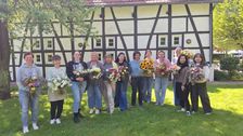 Hochmotiviert sind die Teilnehmer*innen des speziellen FDF-Programms "Floral-Practitionier", das sich gezielt an Quereinsteiger in der Floristik richtet. Bild: FDF.