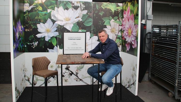 Pieter Heemskerk zeigt einen Komfort Stand. Bild: PLANTARIUM|GROEN-Direkt.