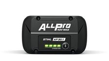 Mit den Akkus AP 20.1 und der AP 30.1 mit Standardzellen bietet STIHL im neuen ALLPRO-System zwei preislich attraktive Alternativen zu den Tabless-Akkus. Sie richten sich an Kundinnen und Kunden, die Wert auf robuste, für die Anforderungen professioneller Anwender konzipierte, leistungsstarke Akkus legen, für die aber insbesondere das schnelle Laden nicht so wichtig ist. Bild: STIHL.