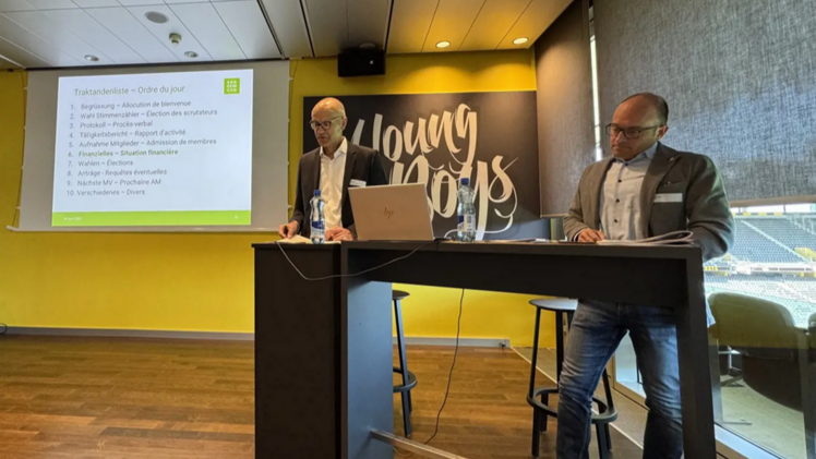 Präsident Peter Maeder und Geschäftsführer Rolf Matter führen durch die Mitgliederversammlung der SZG. Bild: rho.