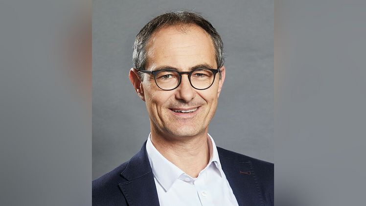 Der Stiftungsrat wählt Rolf Bernhard einstimmig als neues Mitglied und ist erfreut über den Neuzugang. Bild: Studiojeker.