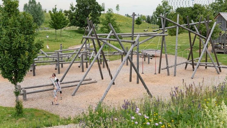 Der Oberwiesenfeldpark, eine Symbiose aus Spiel, Sport und Naturschutz in München, war der Gewinner (Hauptpreis) des Bayerischen Landschaftsarchitektur-Preises 2024. Foto: © Laura Loewel.