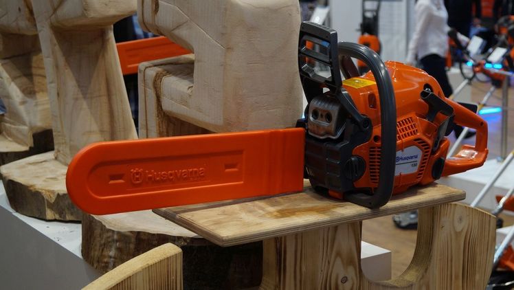 Die Deutsche Umwelthilfe fordert den Umstieg von Benzin- auf Akkugeräte. Bild: GABOT.