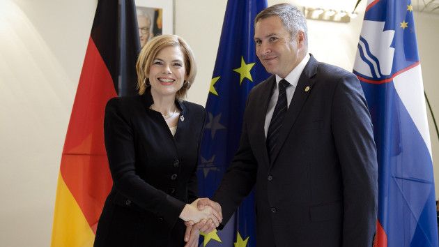  Bundeslandwirtschaftsministerin Julia Klöckner und ihr slowenischer Amtskollege Dejan Židan. Quelle: BMEL/Thomas Koehler/photothek.net.