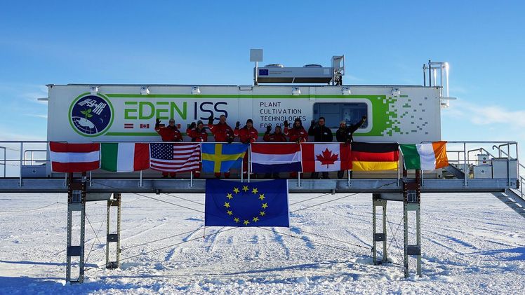 In der Antarktis beginnt nun die Pflanzenzucht: Das EDEN-ISS-Labor nimmt seinen Betrieb als Gewächshaus auf.