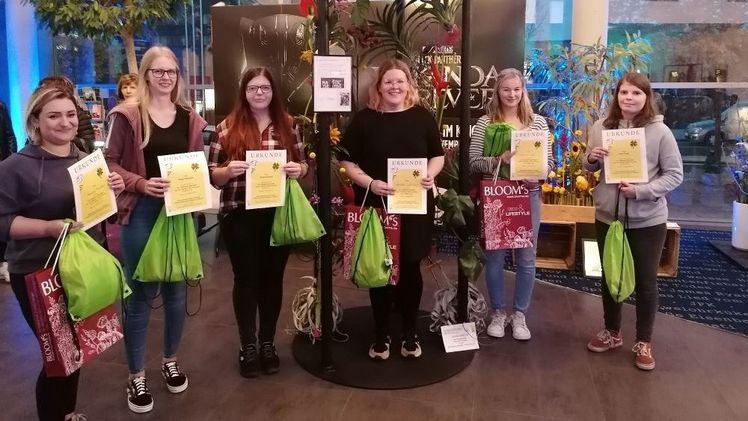 Voll motiviert: Azubis im 3. Lehrjahr beim Goldenen Kleeblatt in Baunatal. Bild: Kathrin Appel-Göllner.