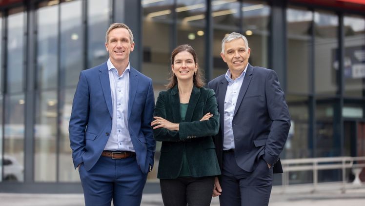 Die Geschäftsführung der Würth Hochenburger GmbH, Innsbruck: (v.l.n.r.) Markus Obermoser (COO), Nolwenn Talmo-Kosiek (CMO), Othmar Lutz (CEO) Foto: Blickfang Photographie.
