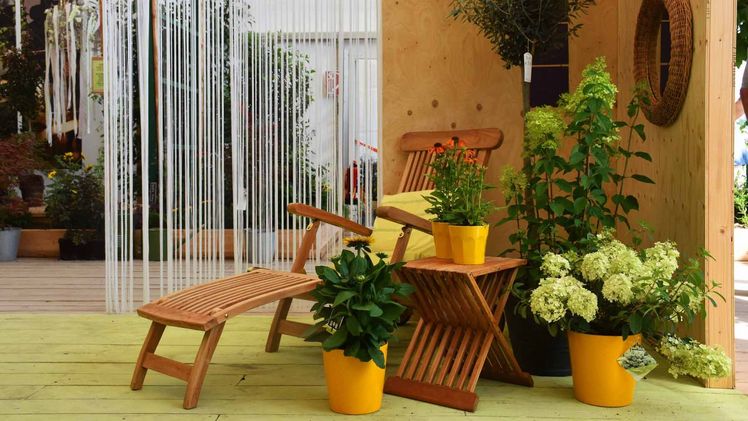 Gestaltete Terrassensituationen bieten reichlich Inspiration für die eigene Terrasse oder Balkon. Bild: Lea Mispelkamp, Landesgartenschau Kamp-Lintfort 2020 gGmbH.