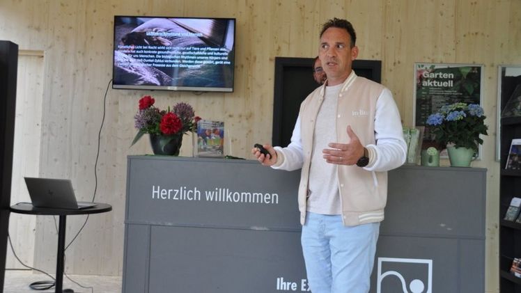Referent Bertram Rothenberger (in-lite design bv) beim Vortrag im Treffpunkt Grün. Bild: VGL-BW.