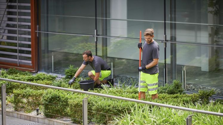 Berufskleidung von Mewa: sportlich im Design, bequem, funktional und strapazierfähig im täglichen Einsatz. Bild: Mewa.