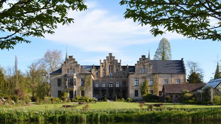 Vom 1. Mai bis zum 13. August sind die Ippenburger Gärten an allen Sonn- und Feiertagen, sowie über Himmelfahrt, vom 18.-21. Mai, geöffnet. Bild: Schloß Ippenburg.