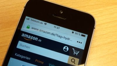 Smartphones werden zum wichtigsten Einkaufsbegleiter. Bild: GABOT.