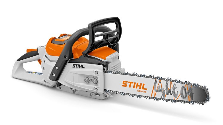 Die STIHL MSA 300 ist die derzeit stärkste Akku Motorsäge im Markt. Mit ihrer schmalen Bauform, einer hervorragenden Balance und dem wirkungsvollen Antivibrationssystem punktet sie auch in Sachen Ergonomie und schont die Kräfte des Anwenders. Bild: STI Die STIHL MSA 300 ist die derzeit stärkste Akku Motorsäge im Markt. Mit ihrer schmalen Bauform, einer hervorragenden Balance und dem wirkungsvollen Antivibrationssystem punktet sie auch in Sachen Ergonomie und schont die Kräfte des Anwenders. Bild: STIHL.