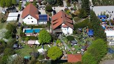 Bei den Feierlichkeiten zum 40-jährigen Jubiläum von Siegfried Kahl Garten-, Landschafts- und Sportplatzbau besuchten über 5.000 Gäste das Firmengelände. Bild: Sebastian Kahl.