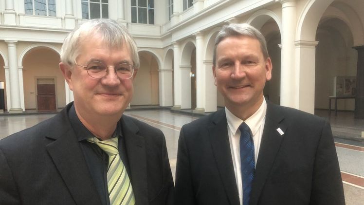 BHGL-Präsident Marc-Guido Megies, 1. Vizepräsident Prof. Uwe Schmidt (v.r.n.l.). Bild: Jörg Freimuth.