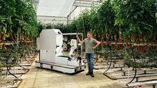 Jeffry Van Noord mit dem Harvester. Bild: eternal.ag.