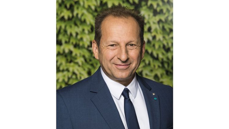 Für BGL-Präsident Thomas Banzhaf ist die aktuelle GaLaBau-Branchenstatistik Anlass für Lob an die Mitgliedsbetriebe – und einen Appell an die Bundesregierung. Bild: Rottenkolber/BGL.