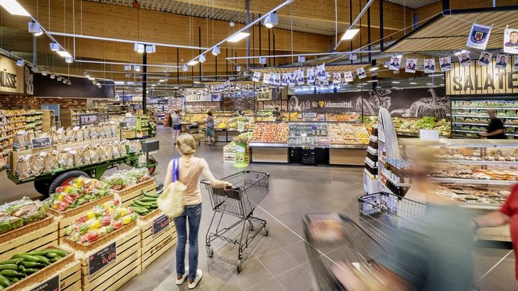 Die Verbraucher bringen EDEKA ein hohes Vertrauen ent­gegen und haben Spaß daran, bei EDEKA einzukaufen. Bild: EDEKA.