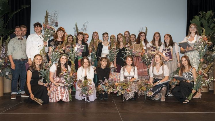 Die TeilnehmerInnen des Bundeslehrlingswettbewerbs der Floristen 2023. Bild: Mathias Rhomberg.