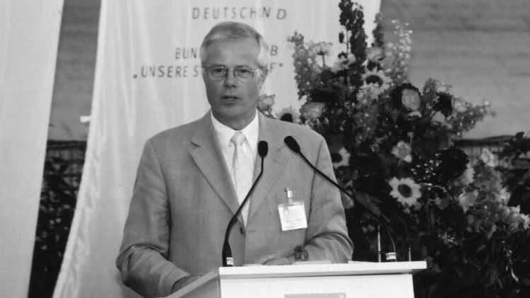 Staatssekretär a.D. Dr. Hans-Hermann Bentrup 2004 in seiner Funktion als Vorsitzender des Kuratoriums Entente Florale Deutschland. Foto: ZVG.