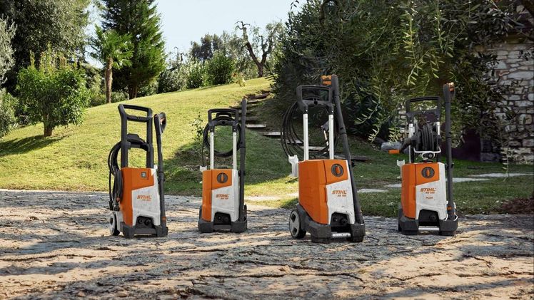 Die neuen Hochdruckreiniger der Kompaktklasse von STIHL überzeugen mit ihrer hochwertigen und umfassenden Serienausstattung sowie dem kompakten und modernen Design. Bild: STIHL.