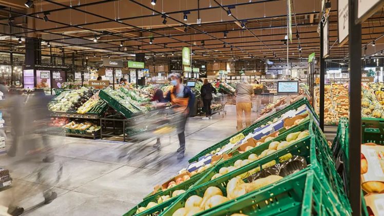 Globus punktet mit Auswahl, Service und Produktqualität, auch im Bereich Bio und Regional, und genießt unter seinen Kunden ein hohes Vertrauen. Bild: Globus SB-Warenhaus.