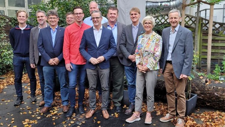 v.l.: Alexander Kientzler, Oliver Krebs, Leo Thissen, Jens Schachtschneider, Thomas van Megen, Christoph Schönges, Vorsitzender Frank Werner, Bert Schmitz, Bernhard Klein, Eva Kähler-Theuerkauf, Stefan Fleischle. Nicht im Bild: Dieter Boland. Bild: BVZ.