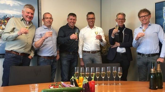 Von links nach rechts; Arie Krutihof (HOC), Pleun van Duijn (TÜR / Lila Stolz), Jack Groenewegen (TÜR / Prominenter), Eric in 't Veld (HOC), Hans Vis (HOC) und Michel Zuijderwijk (TÜR / SweetPoint). Bild: DOOR.