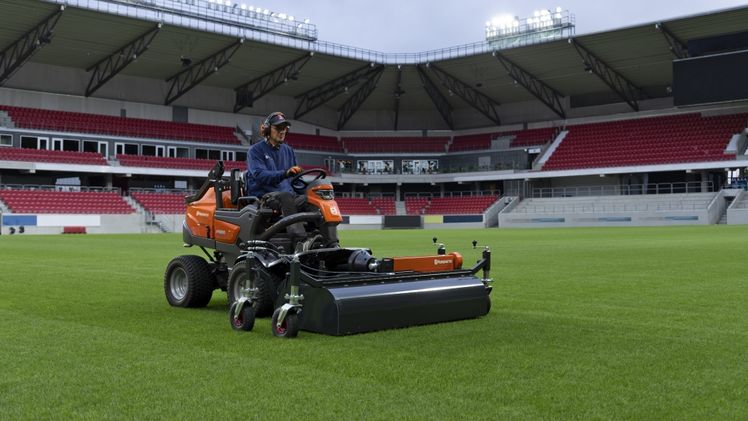 Die Produktidee wurde in enger Zusammenarbeit mit anerkannten Greenkeepern entwickelt und bietet Bedingungen, die für leistungsstarkes Sportrasenmanagement nie zuvor möglich waren. Bild: Husqvarna.