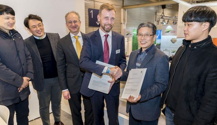 Die in Singapur ansässige Klasmann-Deilmann Asia Pacific Pte Ltd. und die südkoreanische Hanmi Plug (Korea America Seed + Seedling Co. Ltd.) kooperieren in Südkorea beim Vertrieb von Kultursubstraten. Bild: Klasmann-Deilman.