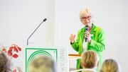 ZVG-Präsidentin Eva Kähler-Theuerkauf ordnet die aktuellen Herausforderungen des Gartenbaus ein. Bild: ZVG/ Rafalzyk.