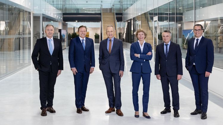 V.l.: STIHL Vorstand Michael Prochaska (Personal&Recht), Michael Traub (Vorsitzender), Norbert Pick (Marketing&Vertrieb), Anke Kleinschmit (Entwicklung), Karl Angler (Finanzen&Informationstechnologie), Martin Schwarz (Produktion und Materialwirtschaft). Bild: STIHL Gruppe.
