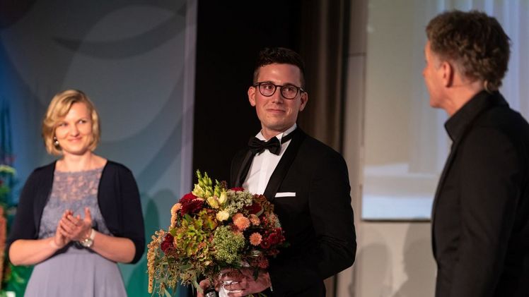 Thomas van Megen wurde im letzten Jahr mit dem Landgard-Nachwuchs-Award in der Kategorie "Blumen & Pflanzen" ausgezeichnet und ist in diesem Jahr einer der Testimonials der Landgard-Nachhaltigkeitskampagne "Respect Nature". Bild: Landgard.