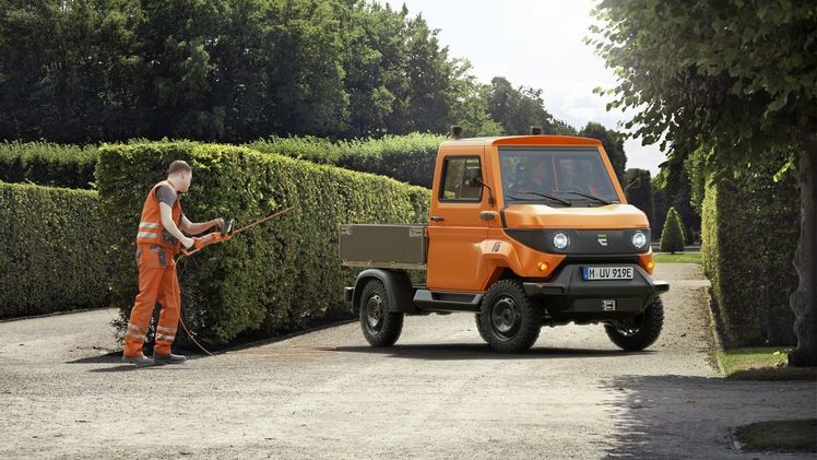 Das EVUM aCar ist ein vielseitiger Transporter mit Allrad-Elektroantrieb. Bild: EVUM Motors.  