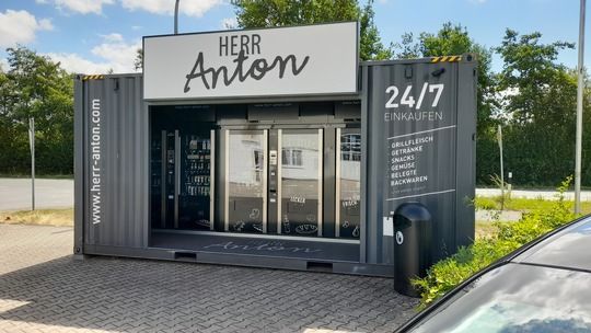 Der Automaten-Store im Vintage Containerdesign sichert die Havixbecker Nahversorgung. Auch nachts und am Wochenende. Bild: A. Kiotsekoglou.