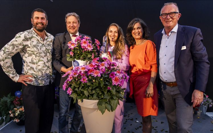 Der neue "Gewinner mit dem Wow-Faktor" wurde beim FleuroStar-Abend am Donnerstag, dem 13. Juni bei Selecta one in De Lier (NL) bekannt gegeben. Bild: Fleuroselect.
