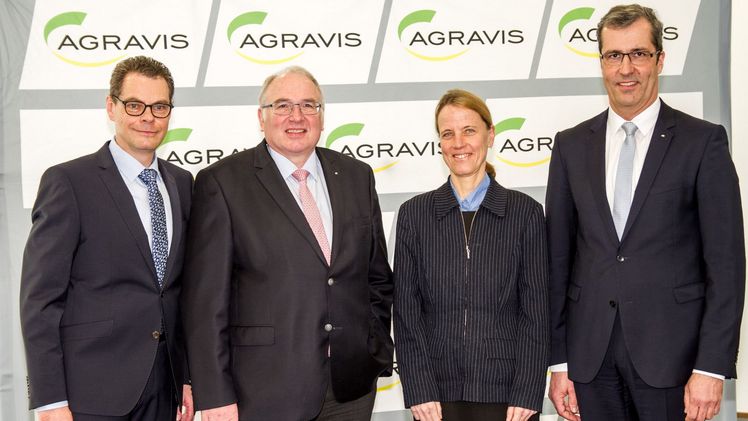 Dr. Dirk Köckler (v. re.), Vorsitzender des Vorstandes, Vorstandsmitglied Maria-Johanna Schaecher, Finanzvorstand Johannes Schulte-Althoff und Bernd Homann, Bereichsleiter Kommunikation, stellten den Geschäftsverlauf 2018 auf der Bilanz-Pressekonferenz in Münster vor. Bild: AGRAVIS Raiffeisen AG.